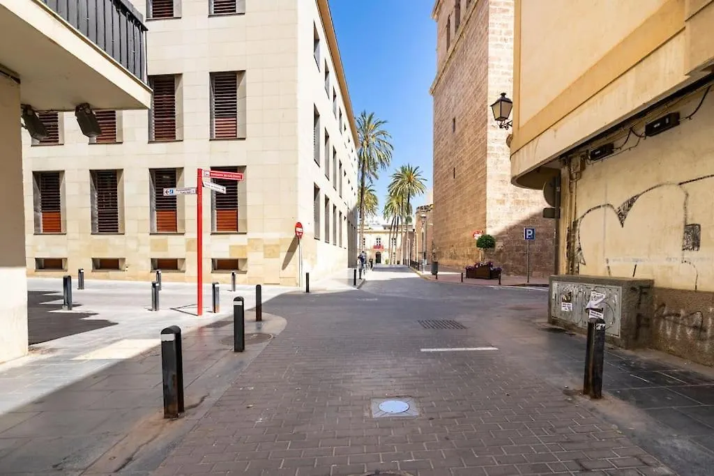Lifehouse Cathedral * Free Parking* Superiorwifi* Appartement Almería