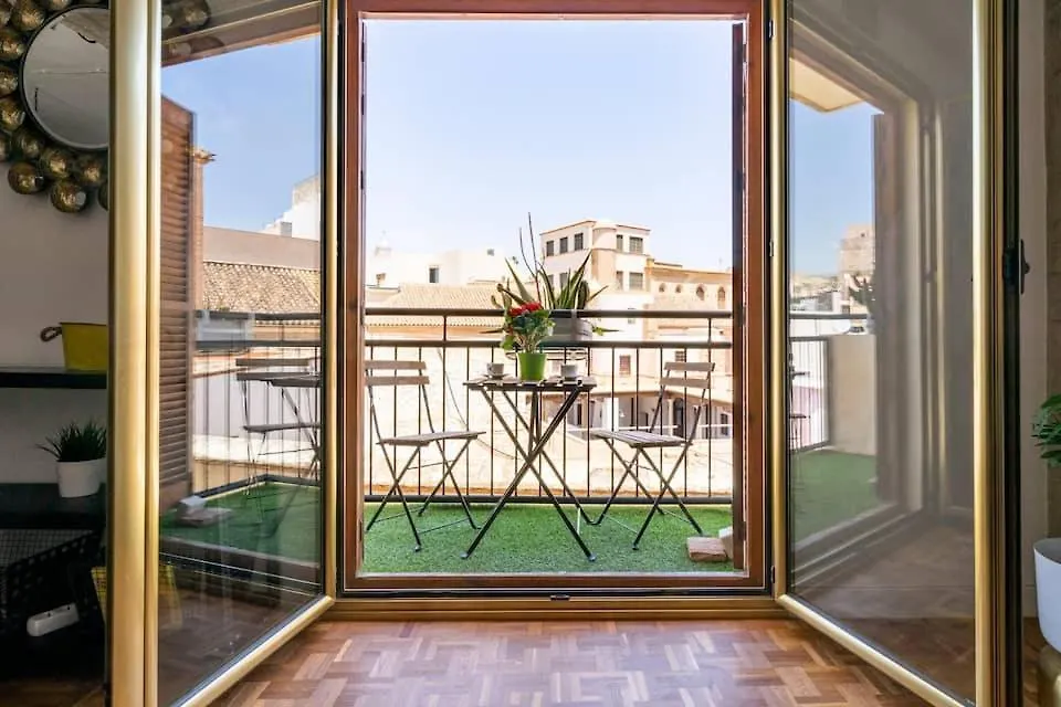 Lifehouse Cathedral * Free Parking* Superiorwifi* Apartment Almeria